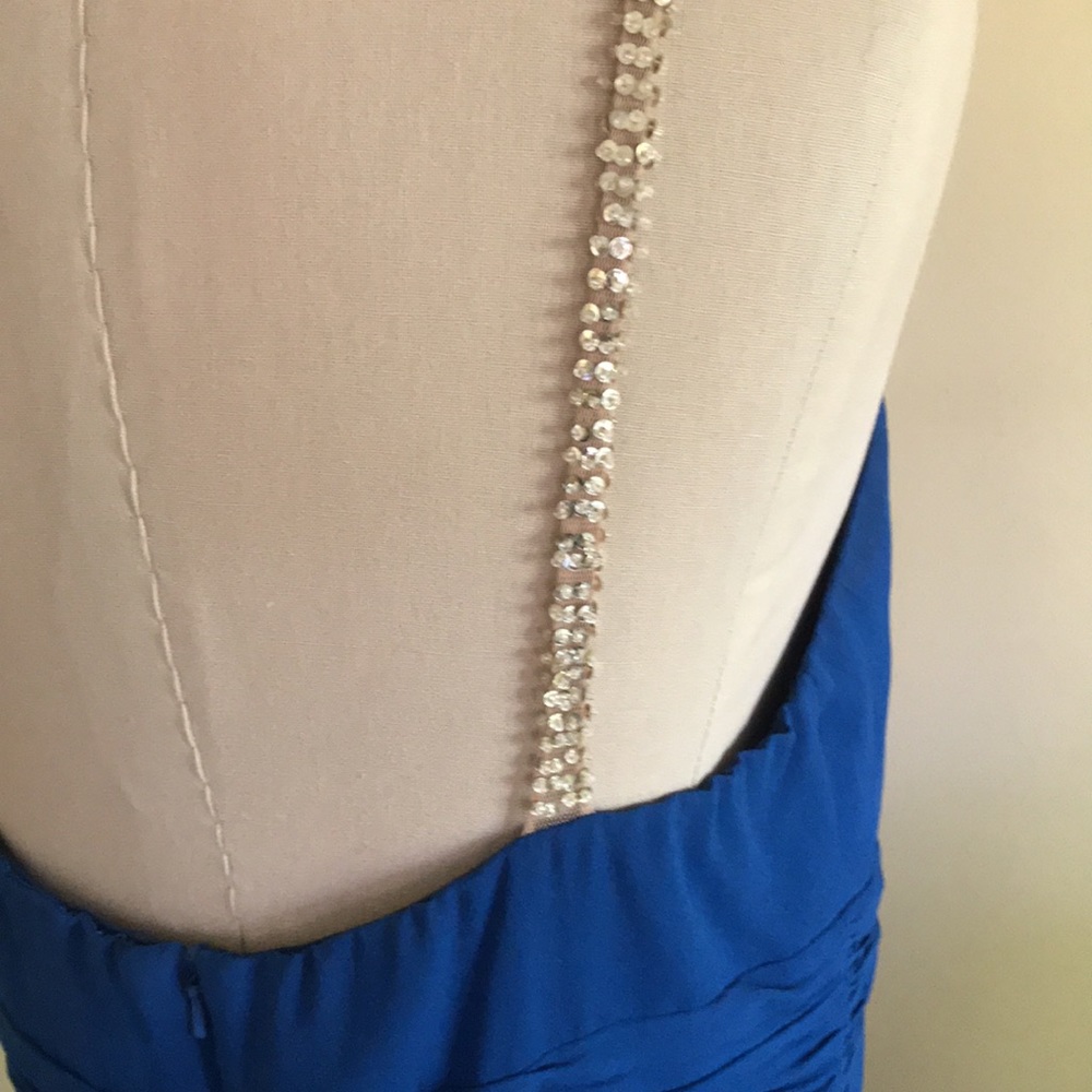 Gown - Picture 3 of 4